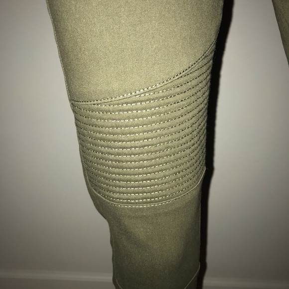 Sold - Picture 3 of 6